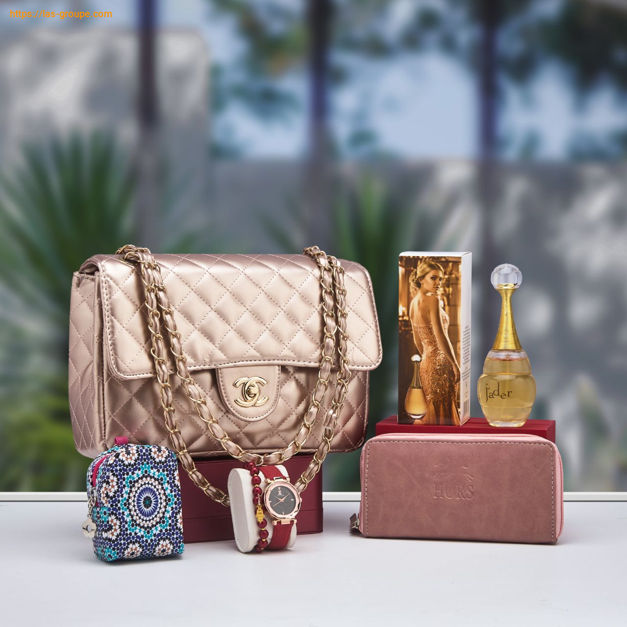 PACK CHANEL واحد متكامل وأنيق، مما يجعله الهدية المثالية لكِ أو لمن تحبين في جميع المناسبات